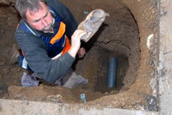 Archologischer Fund . . . ein alter Lappen . . .