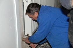 Etwas ziehen und drcken dann passt es schon . . .