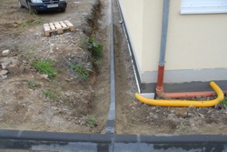 Randsteine sind gesetzt.