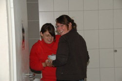 Das sind zwei "Suppentellerjonglierer".