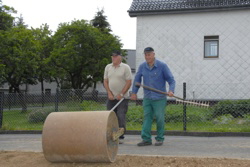 Pass op Johannes, jetzt fahre mer wr d berisch eraff.