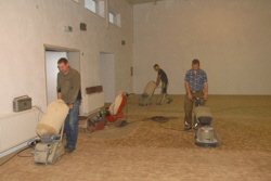 Staubige arbeiten; "Schleifer" am Werk.