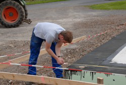 Friesen zoo, Krmisch zoo, mir mosse sehn, dat mir fedich wre . . . 