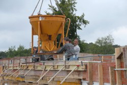 Bodenpersonal bei der Arbeit.