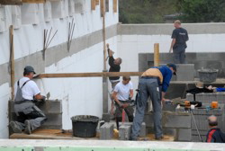 . . . viele Hnde machen schnell ein Ende . . .