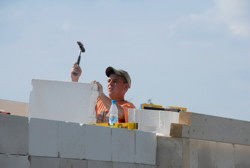 . . . und dann hau ich mit dem Hmmerchen  . . .