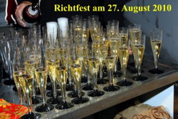 Begrungssekt steht parat . . .