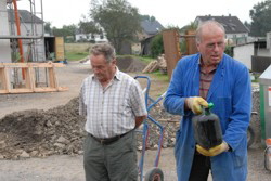 Ja Jonge, ein Mensch luft mit Bier , mit Sprit luft ein Wacker . . .