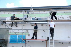 Wie die Ameisen am Bau  . . .