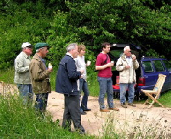 Wein und Brot zur Strkung an der Rmerstrae (Foto : Hejo Mies)