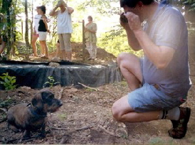 Oscar posiert fr den Zeitungsreporter (Foto : Autor)