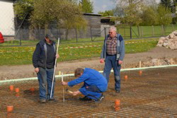 . . . ich habe doch nur den Weg zur Theke markiert  . . .. . .