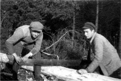 Arbeiten mit der "Trommsch," eine schweitreibende Angelegenheit Repro: Archiv Hejo Mies 